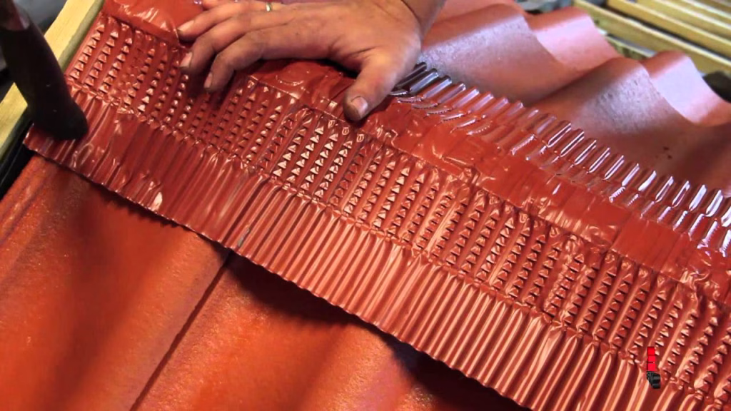 Tetting av tak med mønebånd